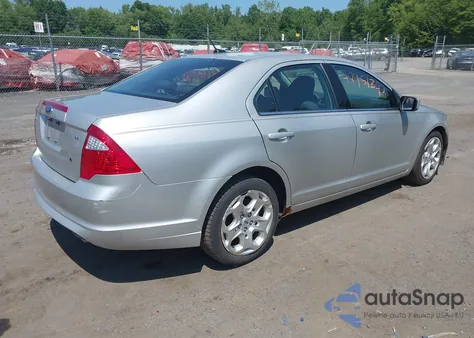 2010 Ford Fusion Se z USA, uszkodzony, nr VIN 3FAHP0HA3AR411959